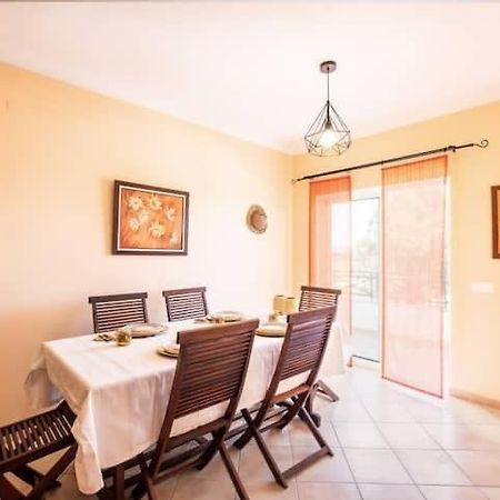 Apartment Alfarmar - Pool, Beach Only A Few Minutes Away Albufeira Buitenkant foto