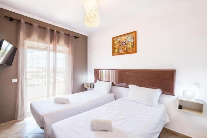 Apartment Alfarmar - Pool, Beach Only A Few Minutes Away Albufeira Buitenkant foto