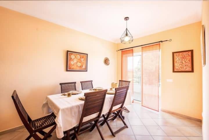 Apartment Alfarmar - Pool, Beach Only A Few Minutes Away Albufeira Buitenkant foto
